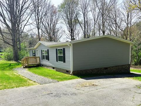 8895 Spring Meadow Dr, Hickory, NC 28601 photo 4