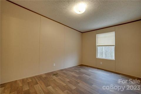 8895 Spring Meadow Dr, Hickory, NC 28601 photo 24