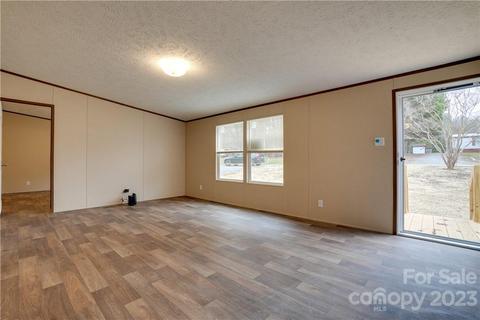 8895 Spring Meadow Dr, Hickory, NC 28601 photo 11