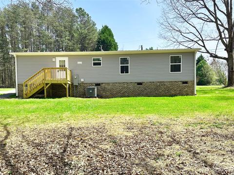 8895 Spring Meadow Dr, Hickory, NC 28601 photo 6