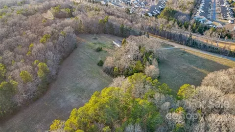 9504 Van Wyck Rd, Lancaster, SC 29720 photo 3