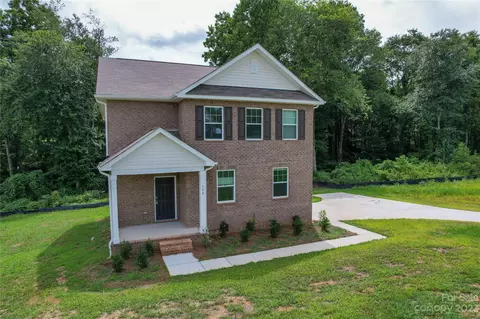 150 Lippard Springs Cir, Statesville, NC 28677