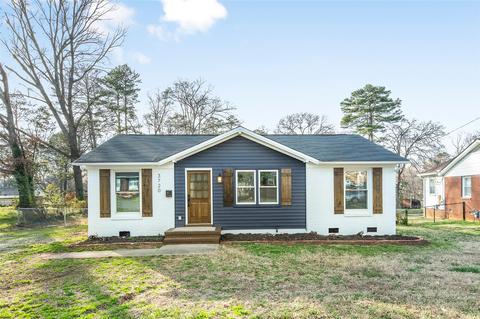 3720 Seaman Dr, Charlotte, NC 28217
