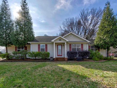 2844 Cochrane Dr, Charlotte, NC 28269