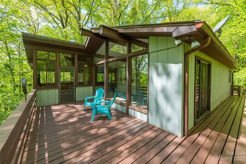 34 Weeping Cherry Forest Rd, Fairview, NC 28730