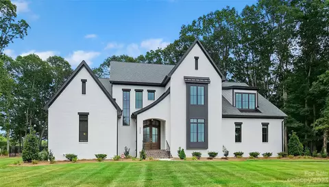 6438 Bascale Ln, Mint Hill, NC 28227