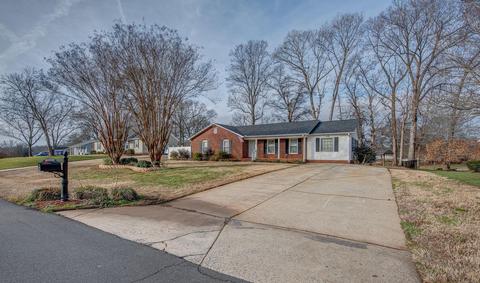 201 Hughey Dr, Gastonia, NC 28056