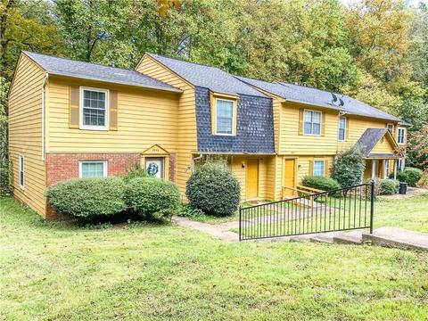 3945 Briarhill Dr, Charlotte, NC 28215