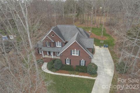 6341 Fox Chase Dr, Davidson, NC 28036 photo 3