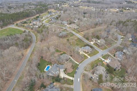 6341 Fox Chase Dr, Davidson, NC 28036 photo 9