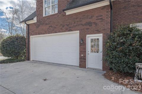 6341 Fox Chase Dr, Davidson, NC 28036 photo 14