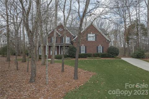 6341 Fox Chase Dr, Davidson, NC 28036