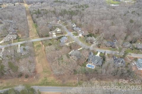 6341 Fox Chase Dr, Davidson, NC 28036 photo 8