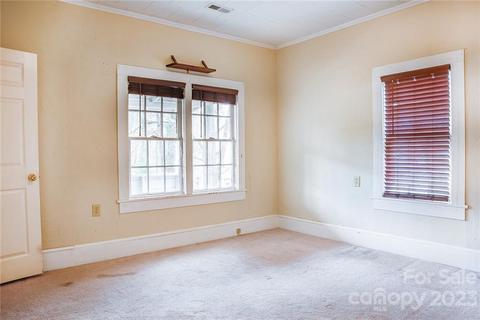 30 Stevens St, Tryon, NC 28782 photo 6