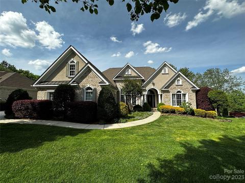 802 Players Ridge Rd, Hickory, NC 28601