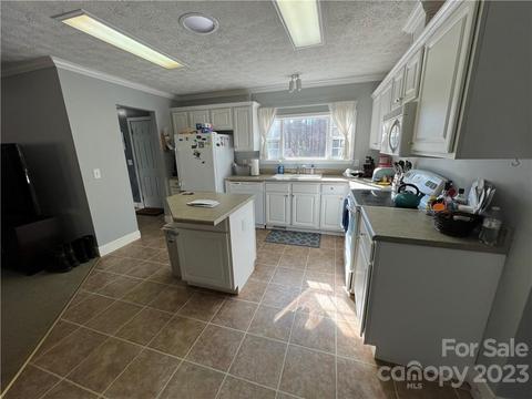 48 Brookside Dr, Columbus, NC 28722 photo 6