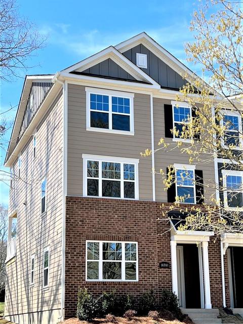 16701 Summers Walk Blvd #05, Davidson, NC 28036