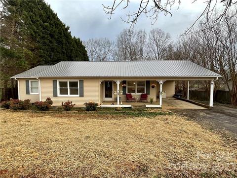 4349 Oak Brook Ct, Trinity, NC 27370 photo 1