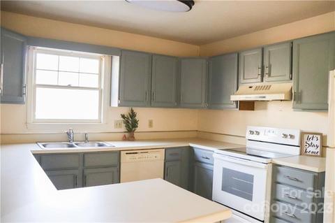 219 E Constance St, Columbus, NC 28722 photo 2