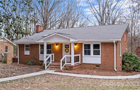 1410 Colonial E Dr E, Salisbury, NC 28144 photo 2