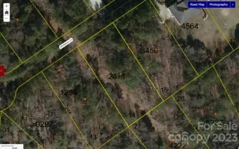 5767 Jeremiah Ct, Hickory, NC 28601
