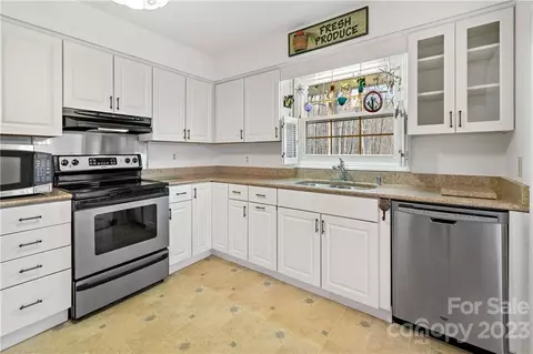 213 Devonwood Dr, Marion, NC 28752 photo 19