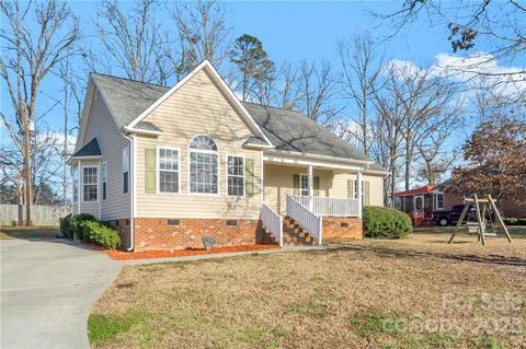 2515 Tully Ct, Lancaster, SC 29720 photo 2