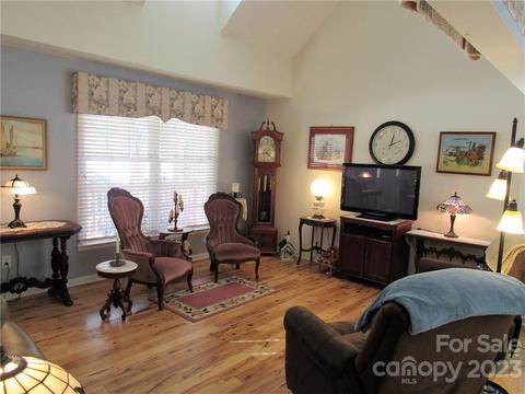 55 Harmon Cv, Clyde, NC 28721 photo 3