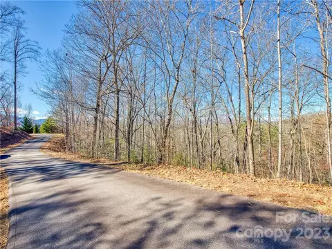 Chapel Cove Circle, Franklin, NC 28734