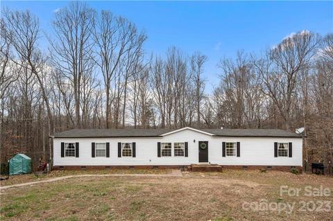 1193 Peppertree Dr, Mount Holly, NC 28120