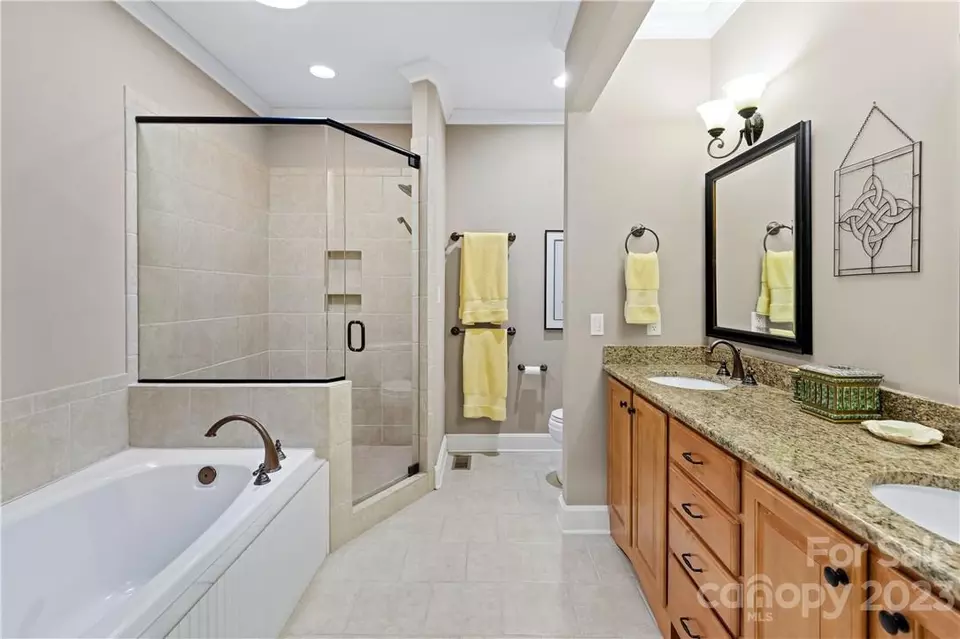  4 Meadow Vista Ct, Asheville, NC 28803 photo 3