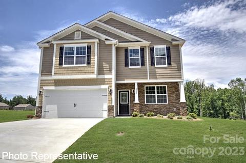 916 Newport Ct, Asheville, NC 28806