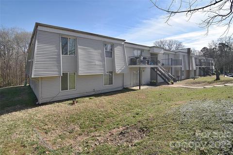 702 Farmhurst Dr #G, Charlotte, NC 28217