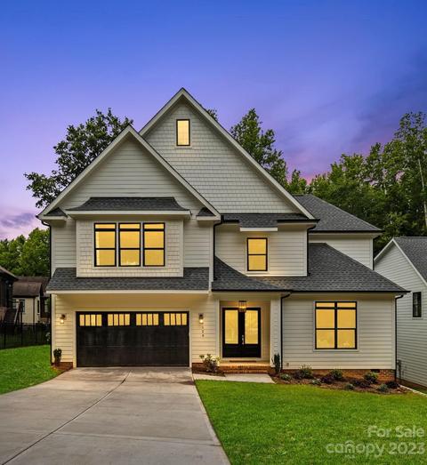 4126 Country Ln, Charlotte, NC 28270