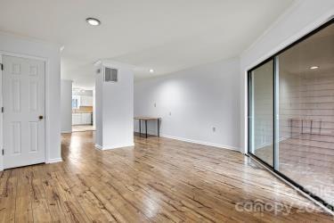  1022 N Center St, Hickory, NC 28601 photo 10
