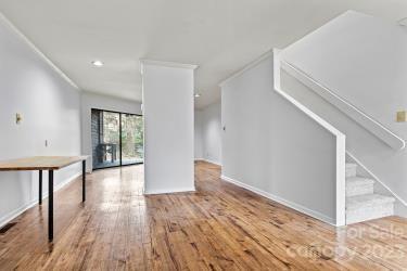  1022 N Center St, Hickory, NC 28601 photo 5