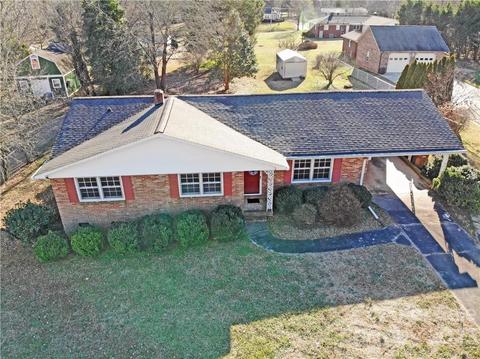 2418 Heavner Rd, Lincolnton, NC 28092