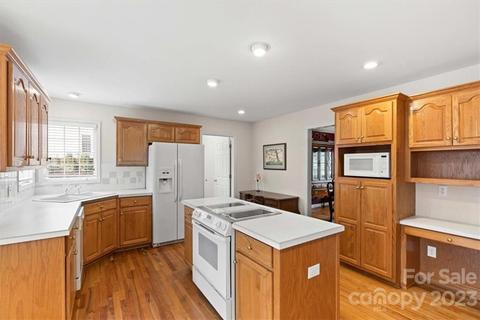 6030 Dockside Dr, Hickory, NC 28601 photo 12