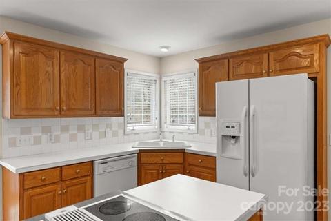 6030 Dockside Dr, Hickory, NC 28601 photo 13