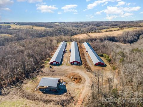 1186 Lambert Dr, Hiddenite, NC 28636 photo 4