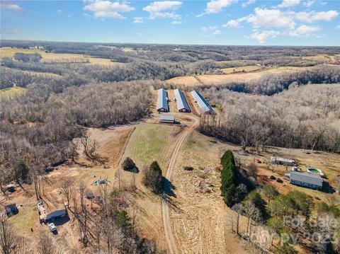 1186 Lambert Dr, Hiddenite, NC 28636 photo 2