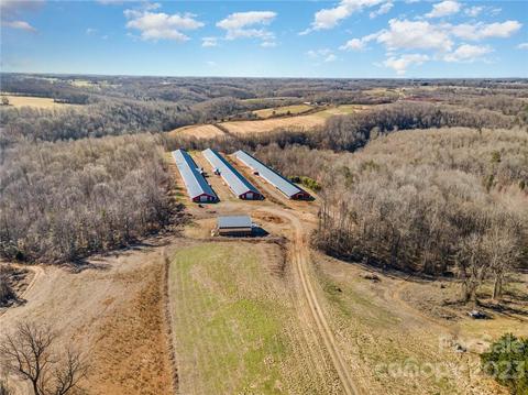 1186 Lambert Dr, Hiddenite, NC 28636 photo 3