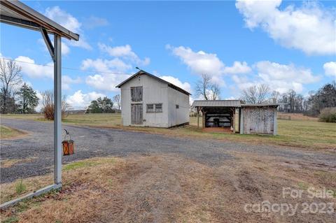 1106 E Memorial Hwy, Harmony, NC 28634 photo 22