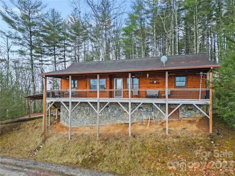 815 Smokey Hollow Dr, Murphy, NC 28906