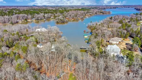 801 Bonum Rd, Lake Wylie, SC 29710