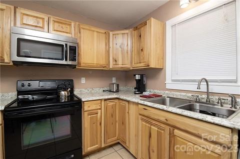 67 Hillside Dr, Spruce Pine, NC 28777 photo 5