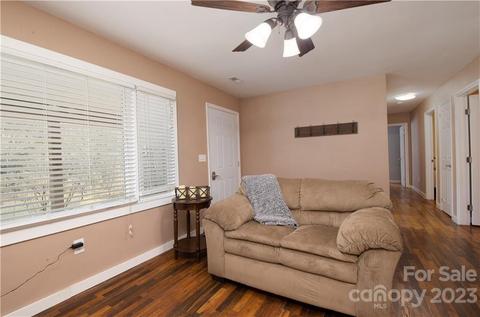 67 Hillside Dr, Spruce Pine, NC 28777 photo 3