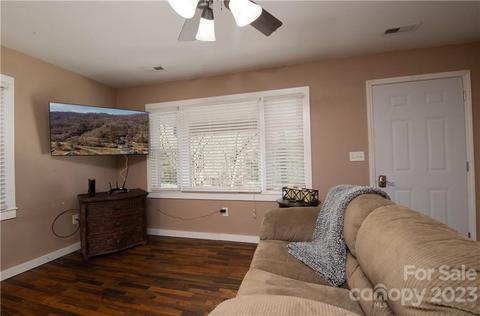 67 Hillside Dr, Spruce Pine, NC 28777 photo 2