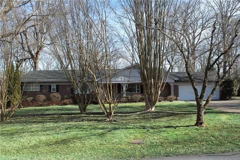 606 2nd Avenue Pl NE, Conover, NC 28613