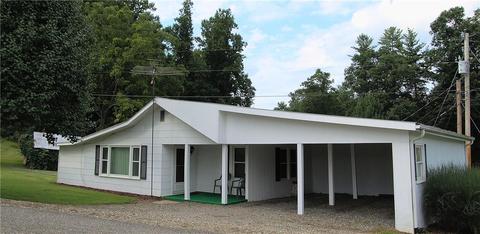 30 Cassada Rd, Marshall, NC 28753